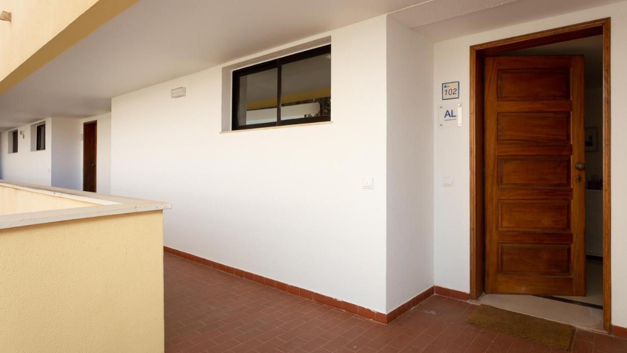 Marina 2bdr With Balcony & Pool - 5min From By Lovelystay Apartment