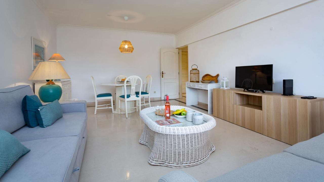 Marina 2bdr With Balcony & Pool - 5min From By Lovelystay Quarteira