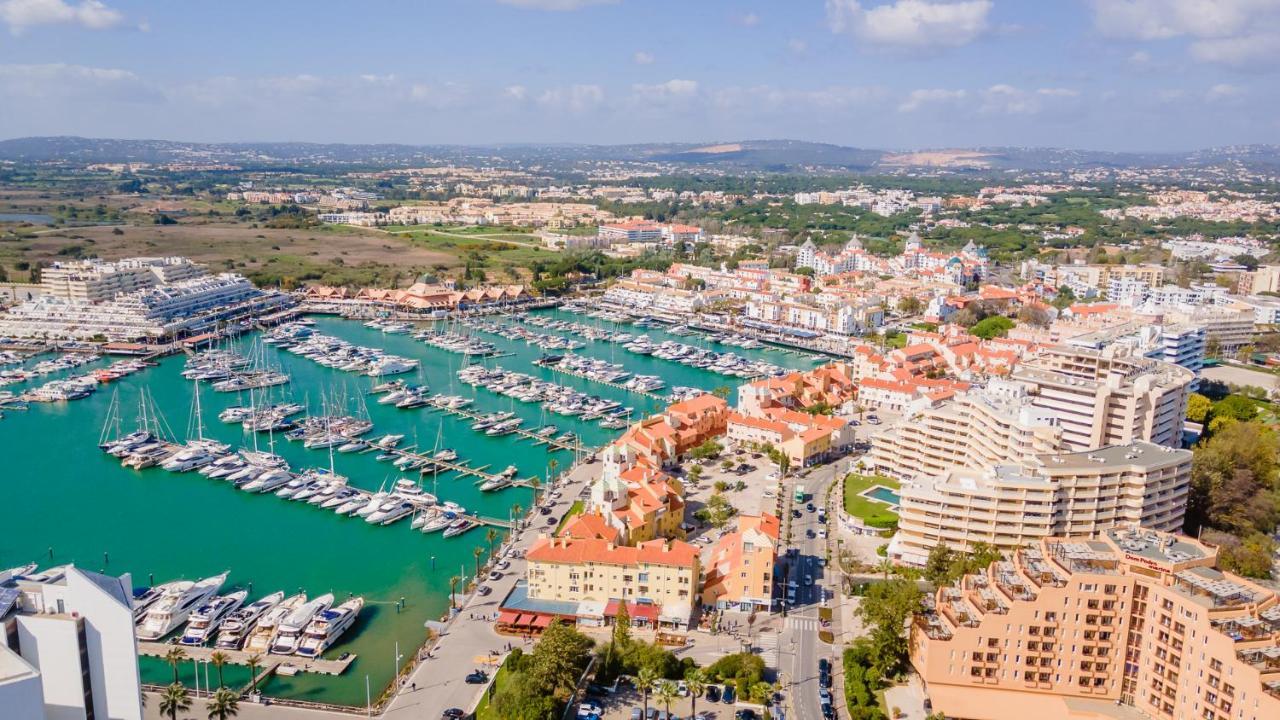 Marina 2bdr With Balcony & Pool - 5min From By Lovelystay